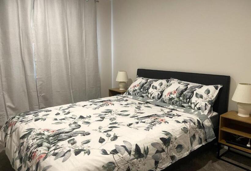 Quarto Economy, Murphys Guest Home