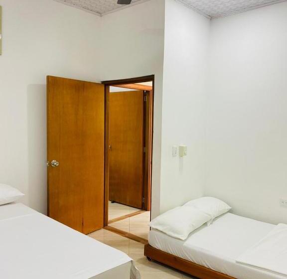 חדר משפחתי, Piscina Natural Las Mercedes