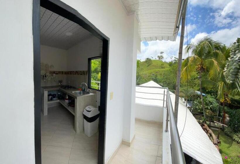 חדר משפחתי, Piscina Natural Las Mercedes