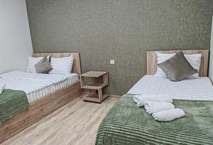 اتاق استاندارد با چشم‌انداز باغ, Sun House