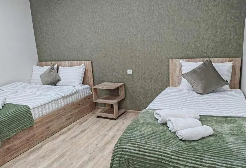اتاق استاندارد با چشم‌انداز باغ, Sun House
