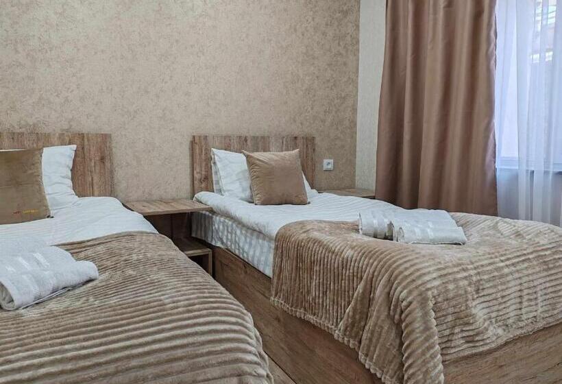 اتاق استاندارد با چشم‌انداز باغ, Sun House