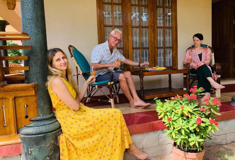 Camera Deluxe con Balcone, Surendram Villa