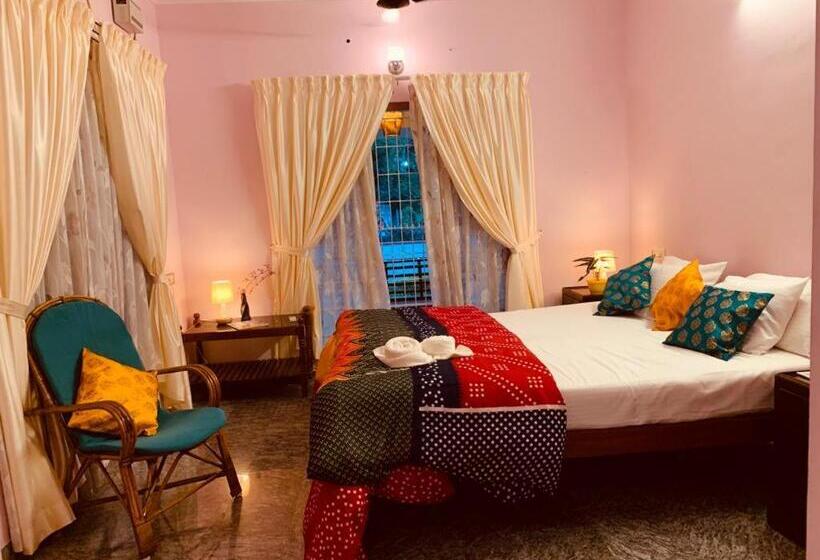 غرفة ديلوكس مزودة بشرفة, Surendram Villa