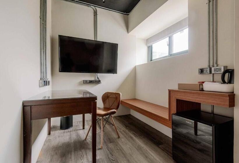 اتاق سوپریور, Saturn