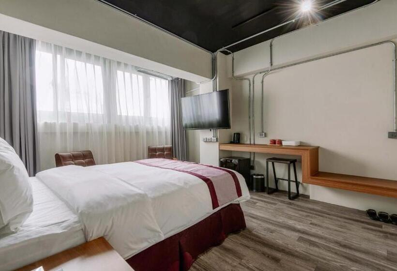 اتاق لوکس, Saturn