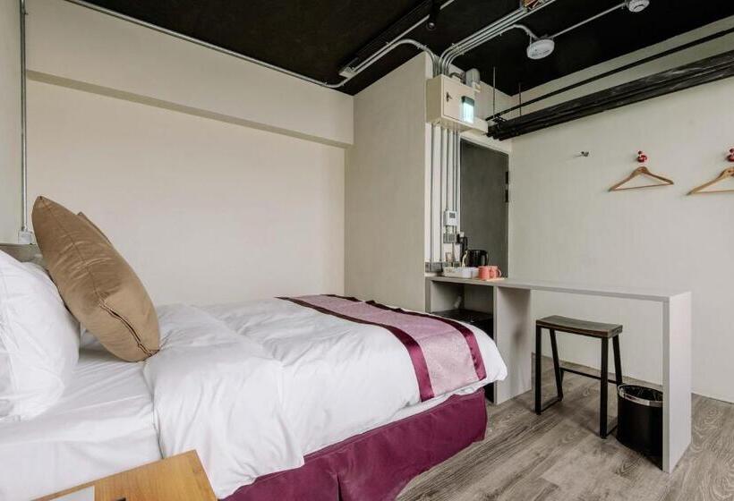 اتاق لوکس, Saturn