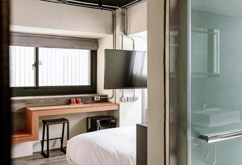 اتاق لوکس, Saturn