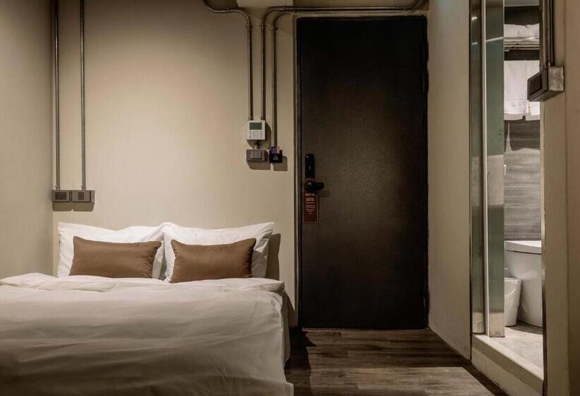 اتاق استاندارد چهار تخته, Saturn