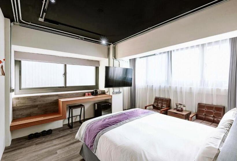 اتاق لوکس, Saturn