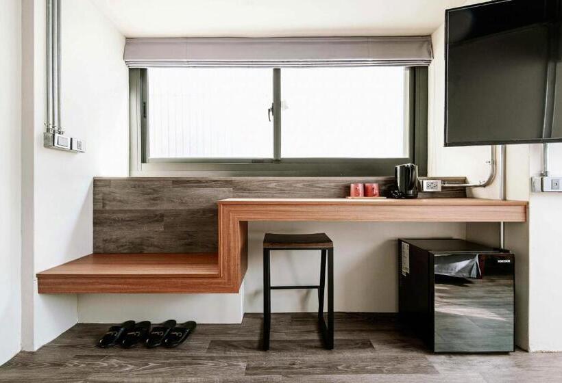 اتاق لوکس, Saturn