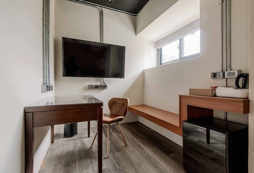 اتاق سوپریور, Saturn