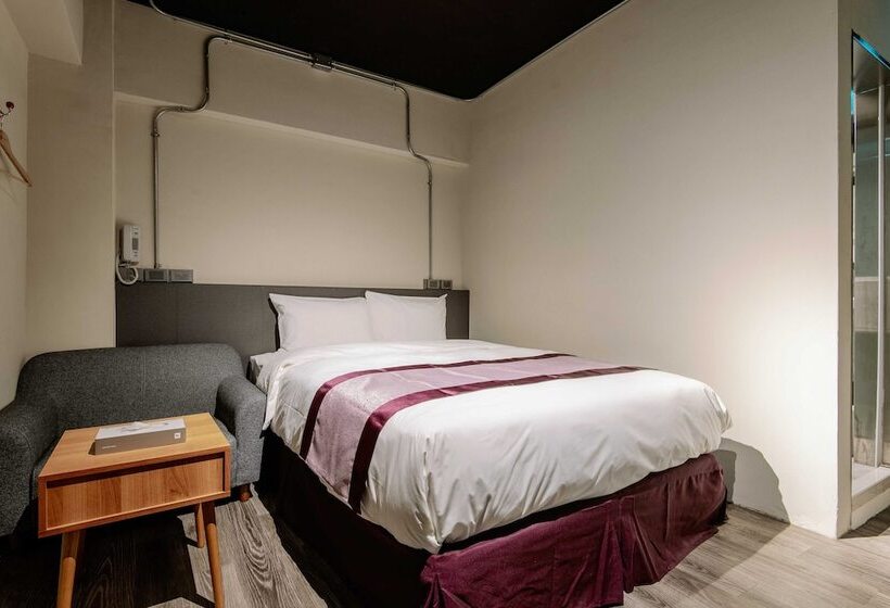 اتاق سوپریور, Saturn