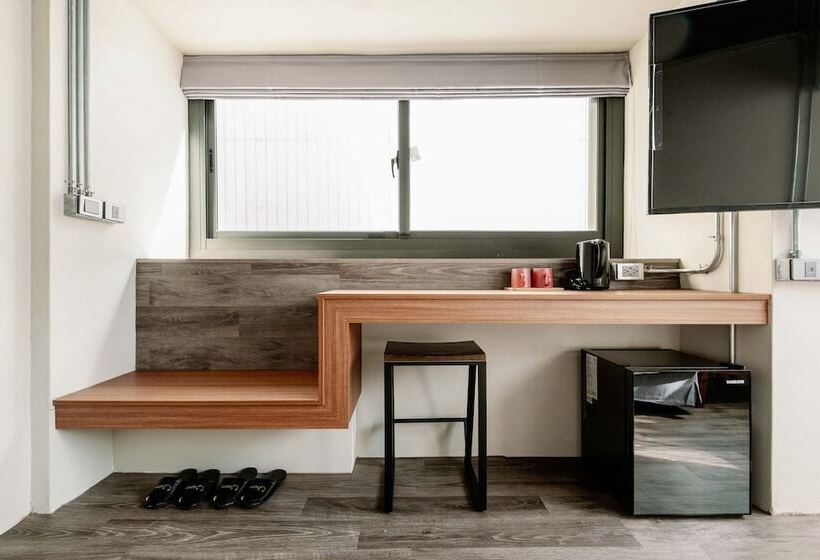 اتاق لوکس, Saturn