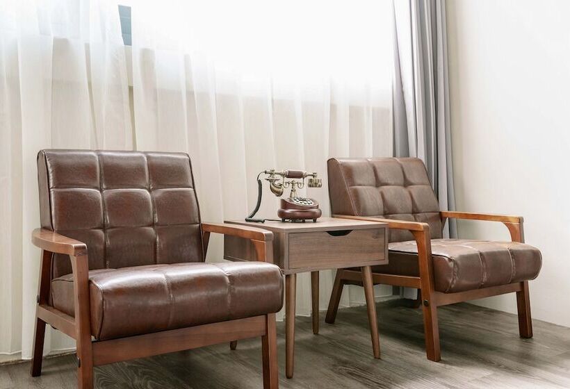 اتاق لوکس, Saturn