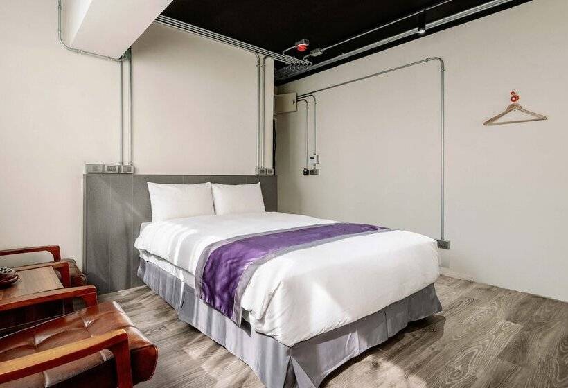 اتاق لوکس, Saturn