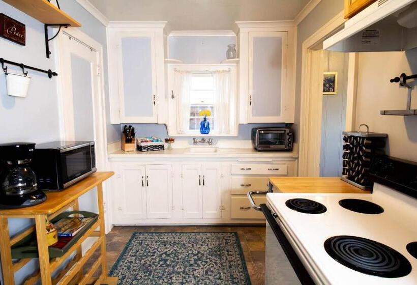 סטודיו דלוקס, Seafare