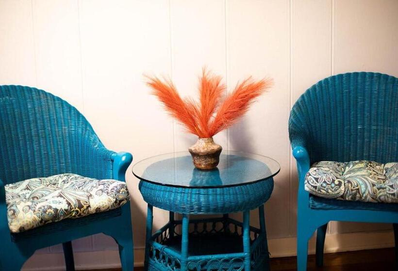 סטודיו דלוקס, Seafare