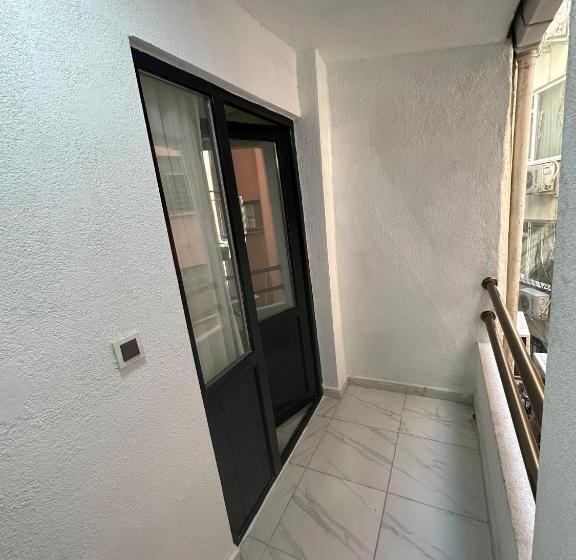 اتاق لوکس با بالکن, Aya Langa Guesthouse