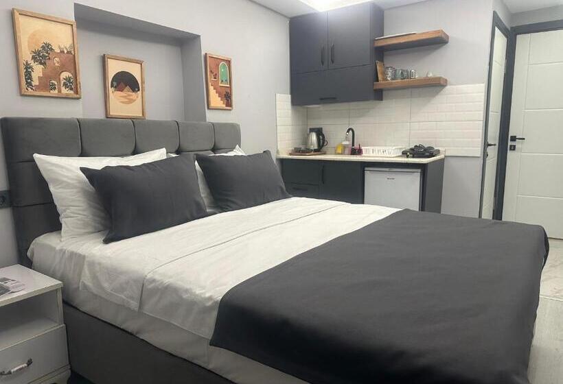 اتاق لوکس با بالکن, Aya Langa Guesthouse