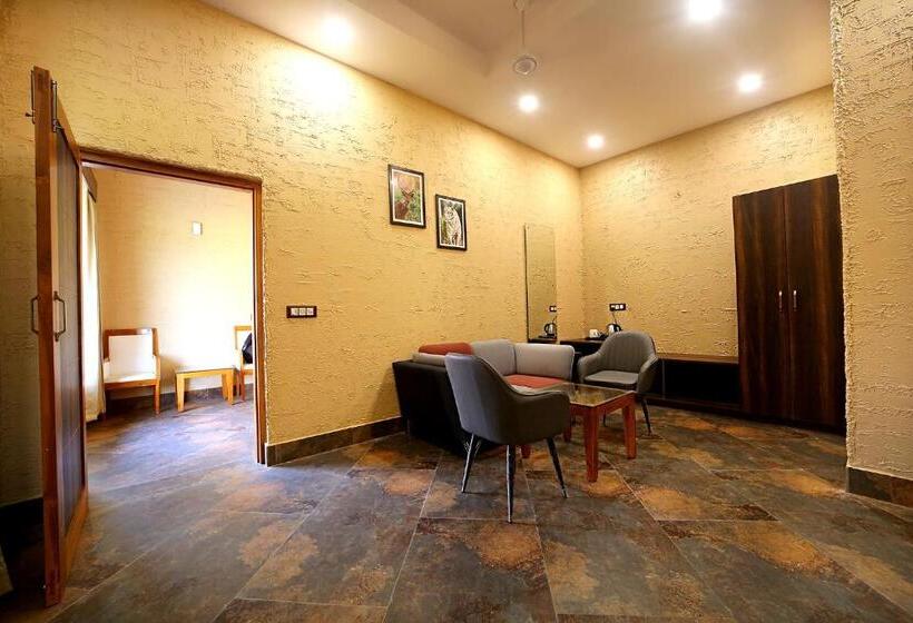 סוויטה משפחתית, Corbett Nishk Resort