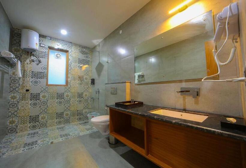 סוויטה אקזקיוטיב, Corbett Nishk Resort