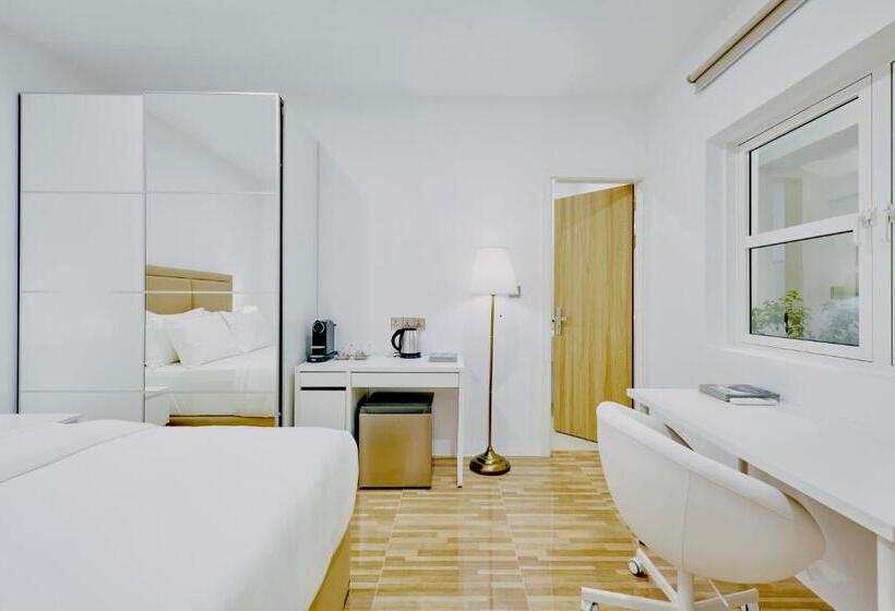 اتاق لوکس خانوادگی, Akomadoo Retreat