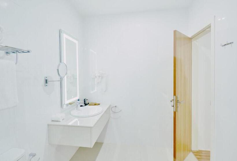 اتاق لوکس خانوادگی, Akomadoo Retreat