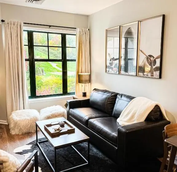 スイート, Cozy Mountain View Condo