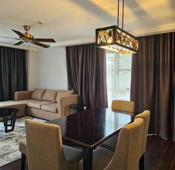 סוויטה דלוקס, Baguio Forest Lodge At Camp John Hay 004