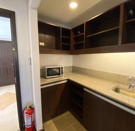 סוויטה דלוקס, Baguio Forest Lodge At Camp John Hay 004