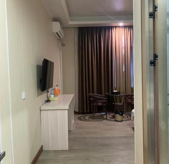 Номер Стандарт, Macro