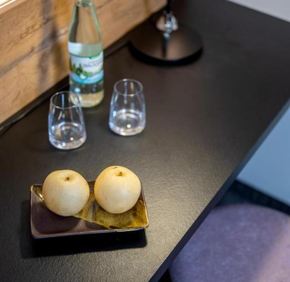 Номер Стандарт, Nashi Rooms