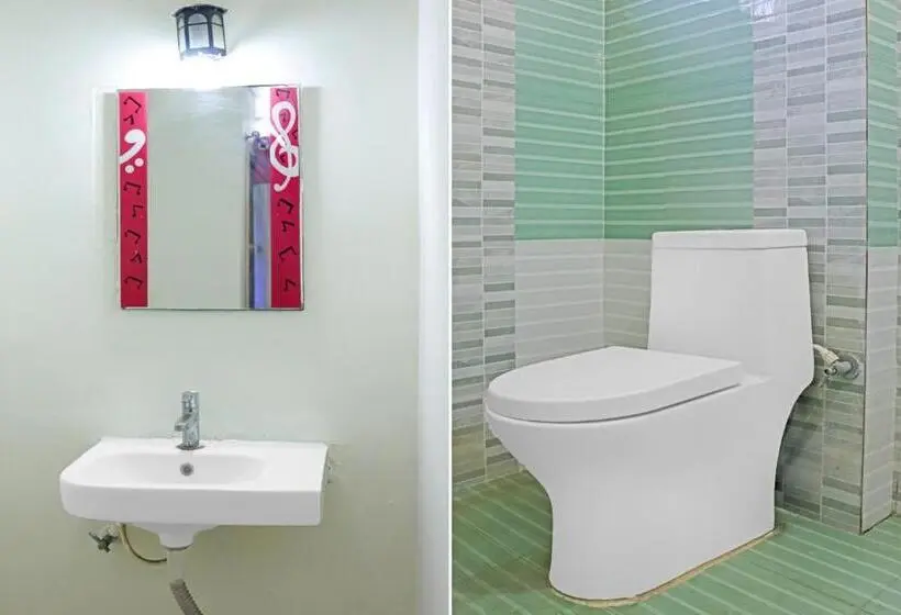 Classic Kolmen Hengen Huone, Oyo Flagship Venus Lodge