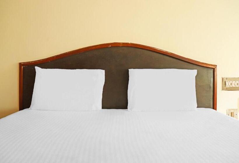 Quarto Triplo Clássico, Oyo Flagship Venus Lodge