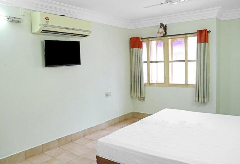 Quarto Triplo Clássico, Oyo Flagship Venus Lodge