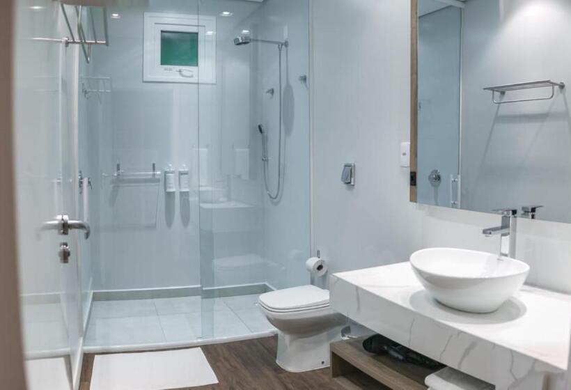 جناح إدارى, Village Du Lac