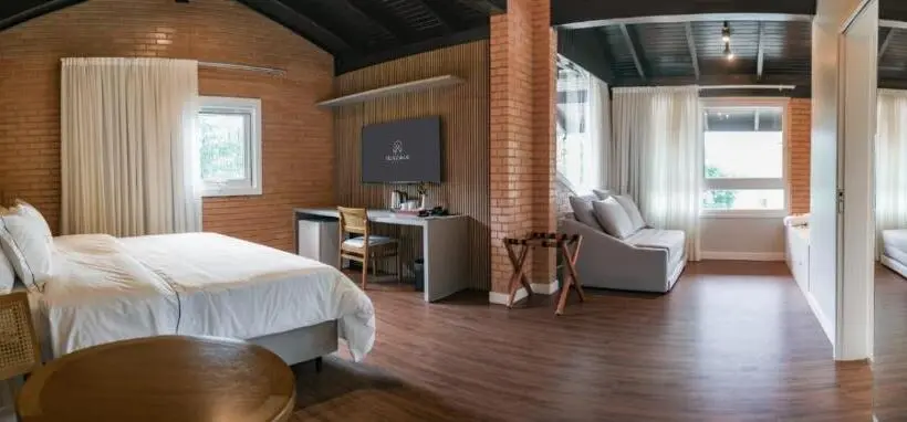 Suite with lake view, Village Du Lac