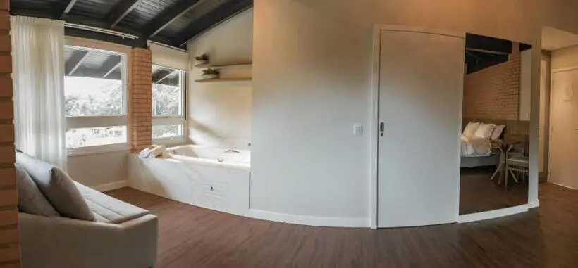 Suite with lake view, Village Du Lac