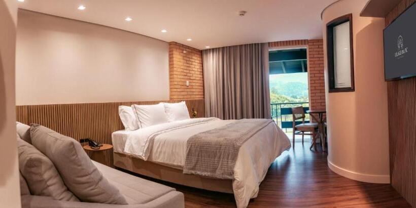 جناح مطل على البحيرة, Village Du Lac