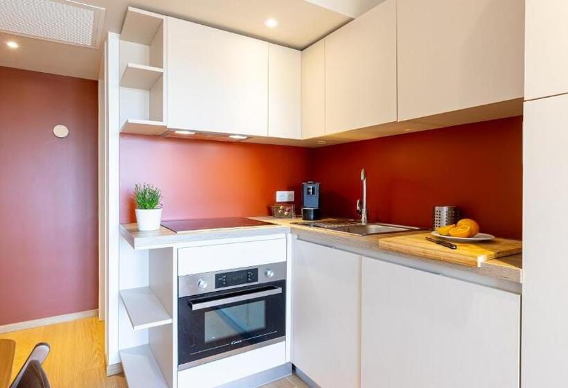 דירת חדר נוף לים, Kaliopé Résidences