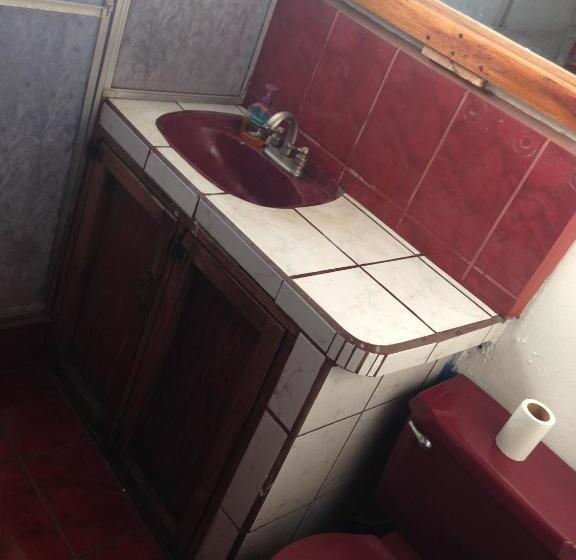 标准单人间, 2003 Hotelelcacique 2013 Sjoairportlodge 2019 Coffee Bean Lodge