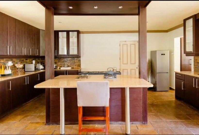 3间卧室的房子, Ishoba Retreat