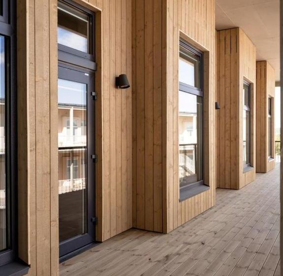 标准工作室, Waterfront Cabins