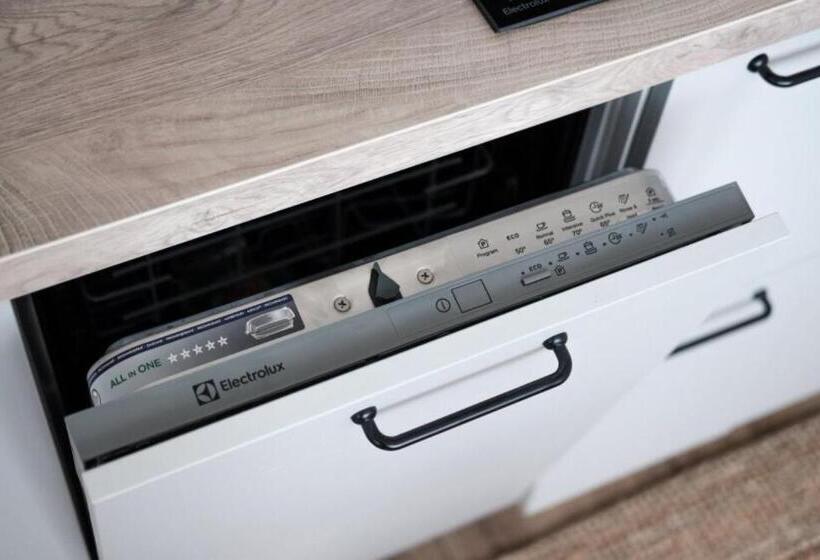 标准工作室, Waterfront Cabins