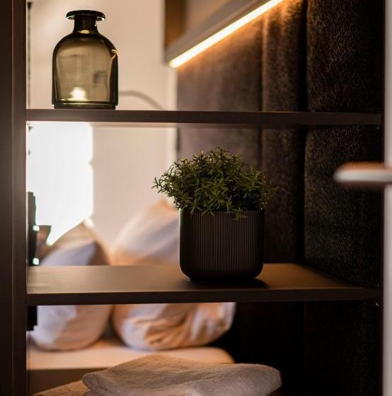 דירת פנטהאוז 1 חדרי שינה, Yokolou Design Apartments