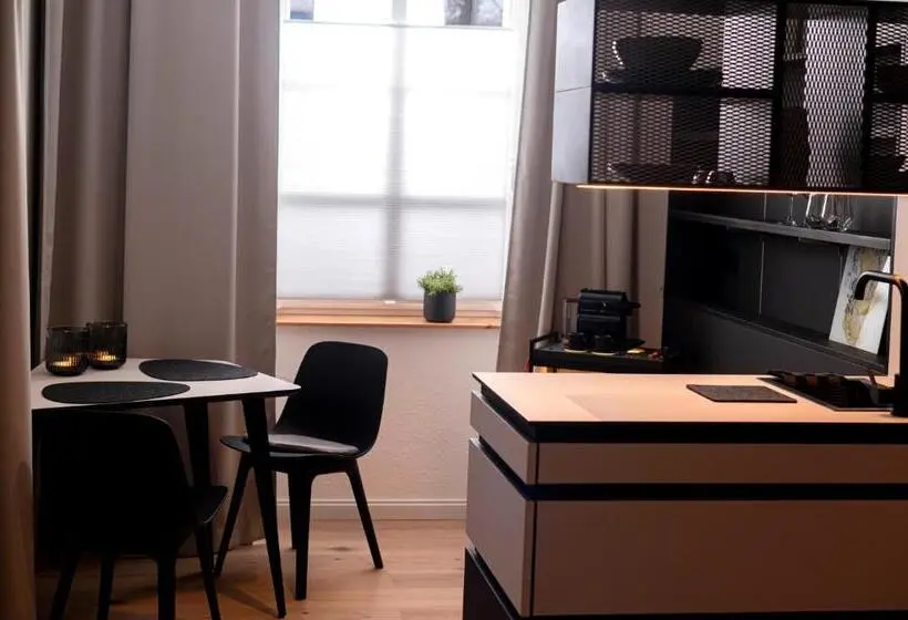 デラックススタジオ, Yokolou   Design Apartments
