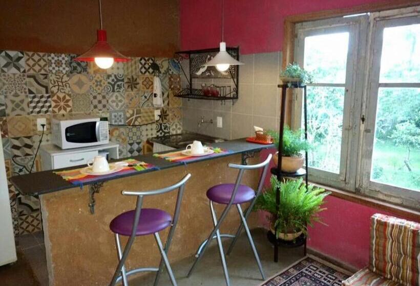 家庭间, Pousada Querubins