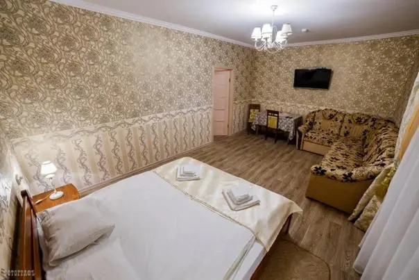 Sviitti, гостинний двір