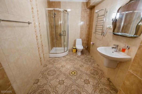 Süit, гостинний двір